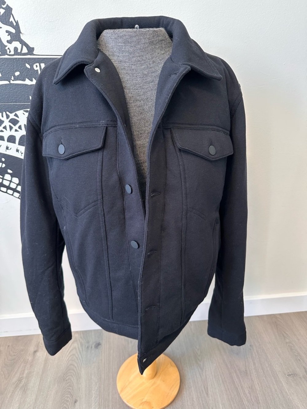ALO Yoga Men's Black Button-Flap Shirt Jacket